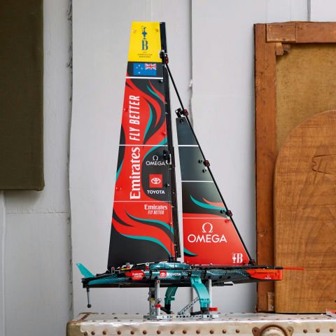 LEGO® Technic Emirates Team New Zealand AC75 Yat 42174