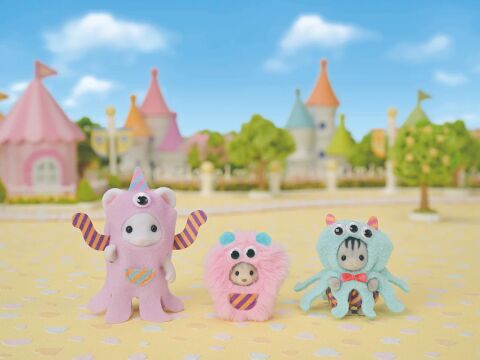 Komik Kostüm Üçlüsü