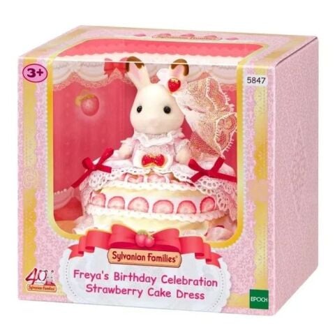 Freya’nın Doğum Günü Çilekli Pasta Elbisesi