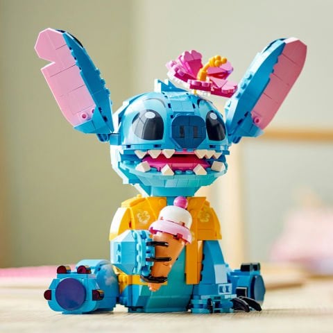 LEGO® ǀ Disney Stiç 43249 - Dondurma Külahlı İnşa Edilebilen Yaratıcı Oyuncak Yapım Seti (730 Parça)