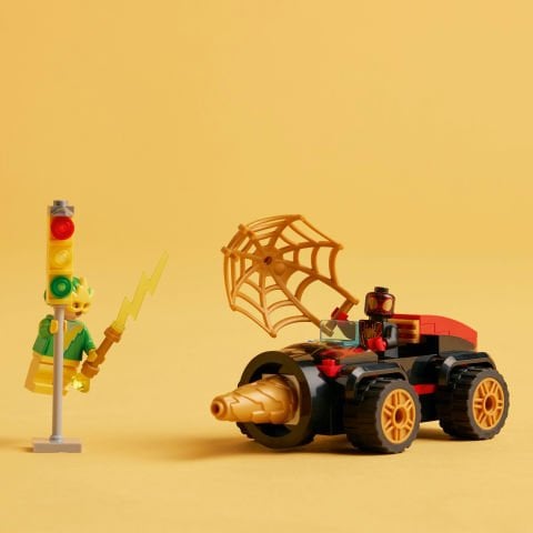 LEGO® 4+ Döner Burgulu Araç 10 Örümcek Adam Arabası, Miles Morales ve Electro Minifigürleri İçeren Yaratıcı Oyuncak Yapım Seti (58 Parça)