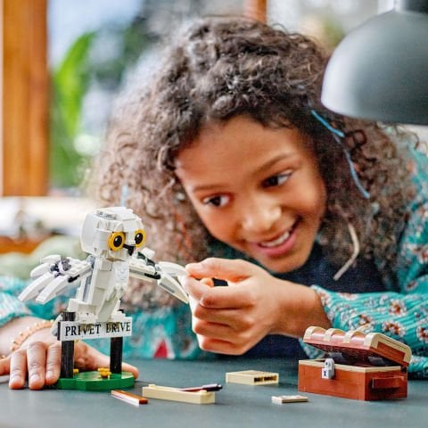 LEGO® Harry Potter™ Hedwig™, Privet Drive 4 Numara’da 76425 -Harry Potter Hayranları için Koleksiyonluk Yaratıcı Oyuncak Yapım Seti (337 Parça)