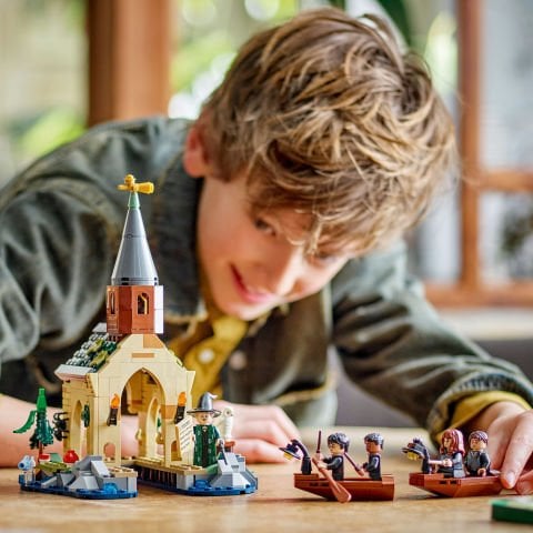 LEGO® Harry Potter™ Hogwarts™ Şatosu Kayıkhanesi 76426 -Harry Potter Hayranları için 7 Minifigür İçeren Koleksiyonluk Yaratıcı Oyuncak Yapım Seti (350 Parça)