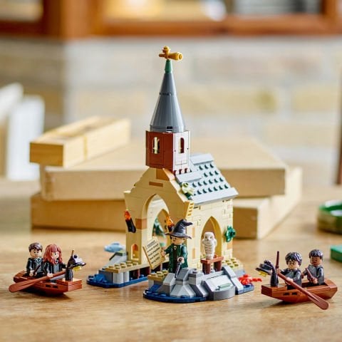 LEGO® Harry Potter™ Hogwarts™ Şatosu Kayıkhanesi 76426 -Harry Potter Hayranları için 7 Minifigür İçeren Koleksiyonluk Yaratıcı Oyuncak Yapım Seti (350 Parça)