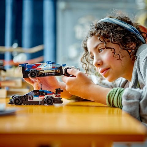 LEGO® Speed Champions BMW M4 GT3 ve BMW M Hybrid V8 Yarış Arabaları 76922 - Koleksiyonluk ve Sergilenebilir Yaratıcı Oyuncak Model Yapım Seti