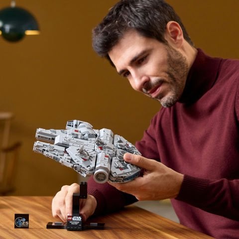 LEGO® Star Wars™ Millennium Falcon™ 75375 - Star Wars Seven Yetişkinler için İnşa Edilebilen Koleksiyonluk Yaratıcı Starship Modeli Yapım Seti (921 Parça)