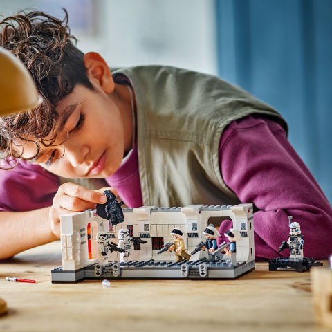 LEGO® Star Wars™ Tantive IV™’e Biniş 75387 -İnşa Edilebilen Yaratıcı Oyuncak Yapım Seti