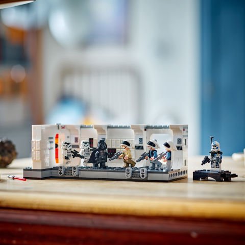 LEGO® Star Wars™ Tantive IV™’e Biniş 75387 -İnşa Edilebilen Yaratıcı Oyuncak Yapım Seti