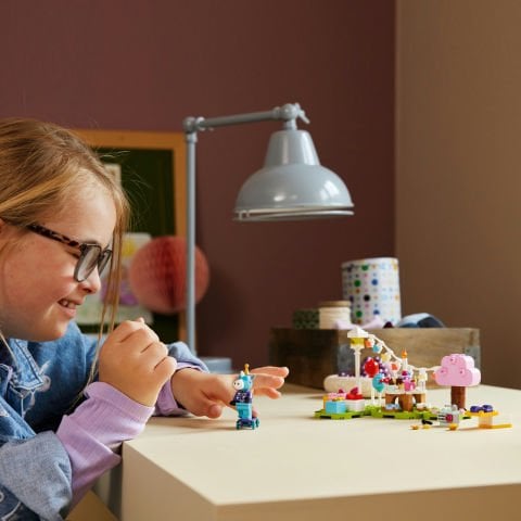 LEGO® Animal Crossing™ Julian Doğum Gününü Kutluyor 77046 - 6 Yaş ve Üzeri Çocuklar için Yaratıcı Oyuncak Yapım Seti (170 Parça)
