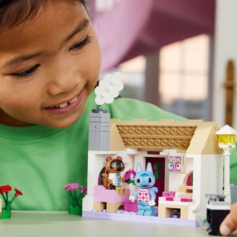 LEGO® Animal Crossing™ Nook’s Cranny ve Rosie Evi 77050 - 7 Yaş ve Üzeri Çocuklar için Yaratıcı Oyuncak Yapım Seti