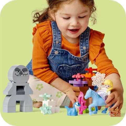 LEGO® DUPLO® | Disney Elsa ve Bruni Büyülü Ormanda 10418 - 2 Yaş ve Üzeri Çocuklar için Elsa Mini Bebek Figürü İçeren Eğitici Oyuncak Yapım Seti (31 Parça)