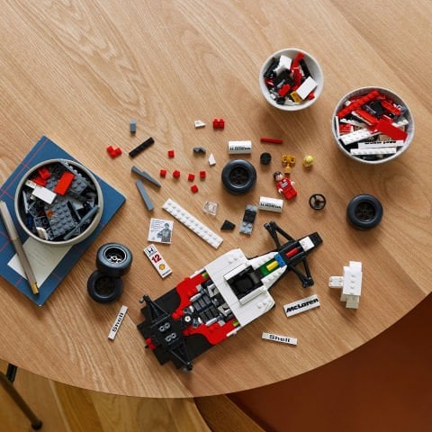 LEGO® Icons McLaren MP4/4 ve Ayrton Senna Seti 10330