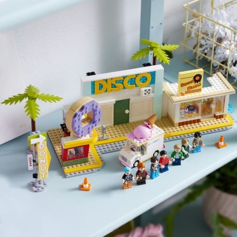 LEGO® Ideas BTS Dynamite 21339 Yapım Seti (749 Parça)