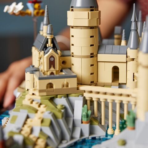 LEGO® Harry Potter™ Hogwarts™ Şatosu ve Bahçesi 76419