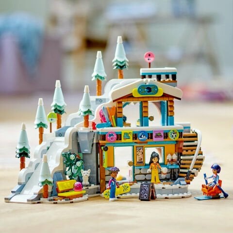 LEGO® Friends Kayak Pisti ve Kafe