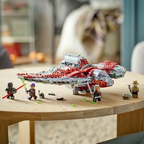 LEGO® Star Wars™ Ahsoka Tano’nun T-6 Jedi Mekiği