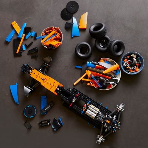 LEGO® Technic McLaren Formula 1™ Yarış Arabası 42141 - Yetişkinler için 2022 Araba Modeli Yapım Seti (1432 Parça)