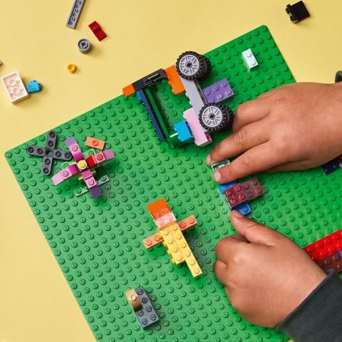 LEGO® Classic Yeşil Plaka 11023 - 4 Yaş ve Üzeri LEGO Severler için Açık Uçlu Yaratıcı Yapım Seti
