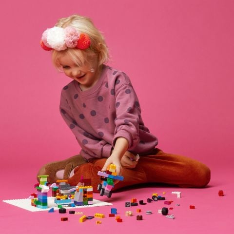 LEGO® Classic Beyaz Plaka 11026 - 4 Yaş ve Üzeri LEGO Severler için Açık Uçlu Yaratıcı Yapım Seti (1 Parça)