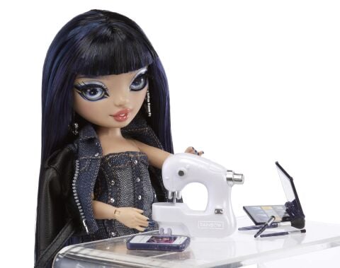 Rainbow High Moda Bebeği - Kim Nguyen