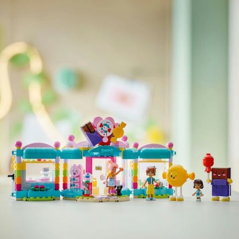 LEGO® Friends Heartlake City Şekerci Dükkanı Rol Yapma Oyun Seti 42649