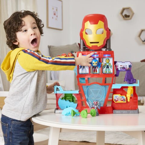 Iron Man ve Arkadaşları Karargah Oyun Seti