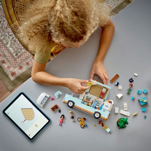 LEGO® Friends Arkadaşlık Karavan Macerası Rol Yapma Yapım Seti 42663