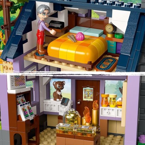 LEGO® Friends Arıcıların Evi ve Çiçek Bahçesi Yapım Seti 42669