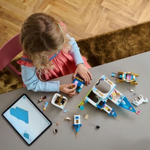 LEGO® ǀ Disney Princess Sindirella’nın Şatosu ve At Arabası Yapım Seti 43275