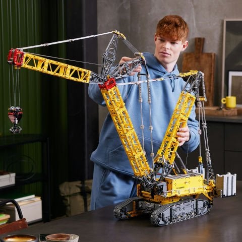 LEGO® Technic Liebherr Paletli Vinç LR 13000 42146 Yapım Seti (2883 Parça)