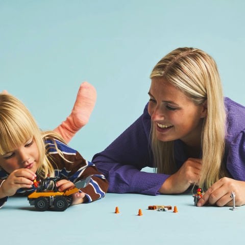 LEGO® Sarı Tekerlekli İnşaat Yükleyicisi İnşa Edilebilen Araç Seti 60450