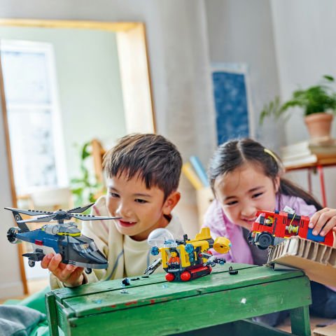 LEGO® City Helikopter, İtfaiye Kamyonu ve Denizaltı Karışımı Oyuncak Yapım Seti 60462