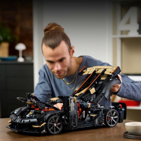 LEGO® Koenigsegg Sadair's Spear Mega Araba 42232