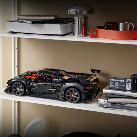LEGO® Koenigsegg Sadair's Spear Mega Araba 42232