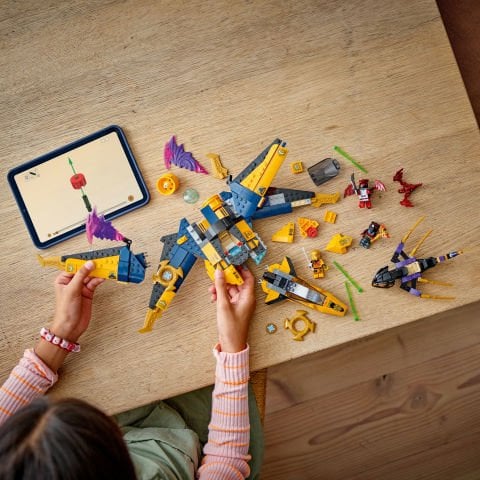 LEGO® NINJAGO® Ras ve Arin'in Süper Fırtına Jeti Oyuncağı 71833