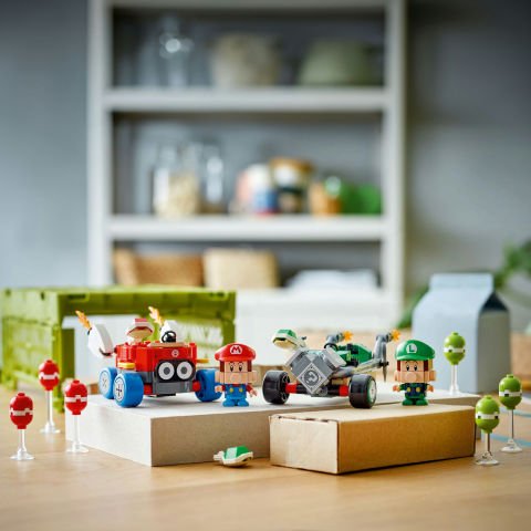 LEGO® Super Mario™: Mario Kart™ – Baby Mario ile Baby Luigi Oyuncağı 72034