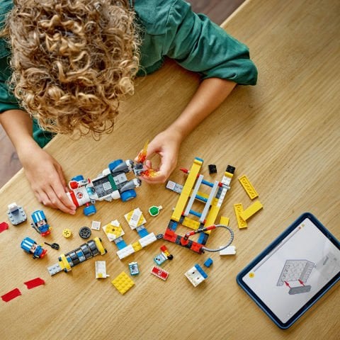LEGO® Super Mario™: Mario Kart™ – Toad’un Garajı, Nintendo® Karakter Hediyesi 72035