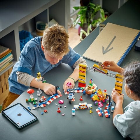 LEGO® Super Mario™: Mario Kart™ – Baby Peach ve Grand Prix Seti Yarış Oyuncağı 72036