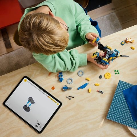 LEGO® Sonic the Hedgehog ™ Cyclone, Metal Sonic’e Karşı Oyuncakları 77002