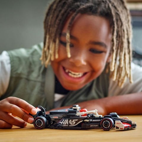 LEGO® Speed Champions MoneyGram Haas F1® Team VF-24 Yarış Arabası Oyuncak Araç 77250
