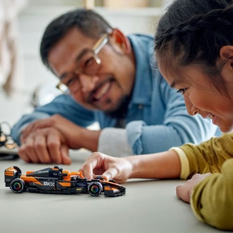 LEGO® Speed Champions McLaren F1® Team MCL38 Yarış Arabası Araç Seti 77251