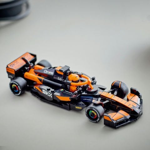 LEGO® Speed Champions McLaren F1® Team MCL38 Yarış Arabası Araç Seti 77251