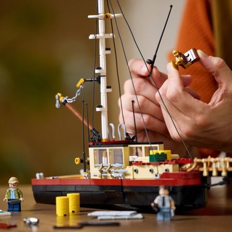 LEGO® Ideas Jaws, Yetişkinler için Köpek Balığı Hediyesi 21350