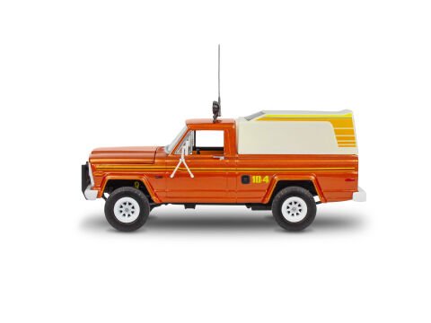 ‘79 Jeep J10 Pickup with Camper Top Model Kit