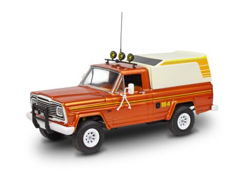 ‘79 Jeep J10 Pickup with Camper Top Model Kit