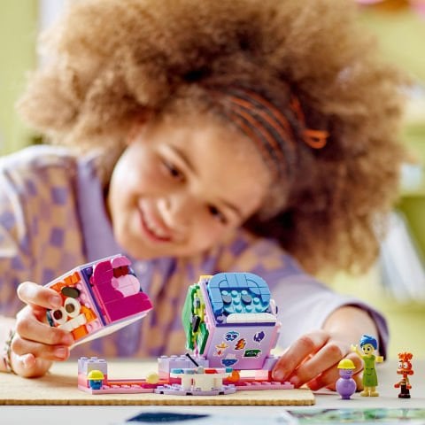LEGO® ǀ Disney Pixar’dan Ters Yüz 2 Duygu Küpleri 43248