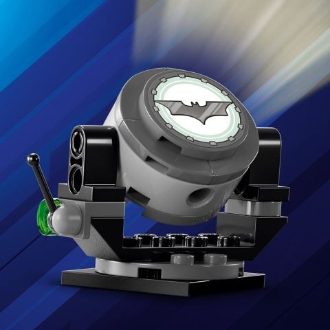 LEGO® DC Batman™: Batman™ Tumbler, Two-Face™ ve Joker™’e Karşı 76303