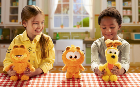 Garfield Peluş