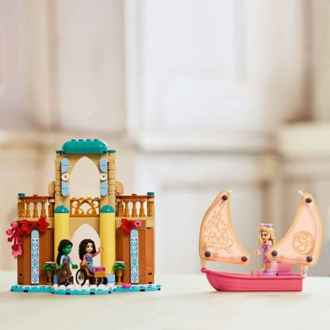 LEGO® Wicked Glinda, Elphaba ve Nessarose, Shiz Üniversitesi’nde Yapım Seti 75681