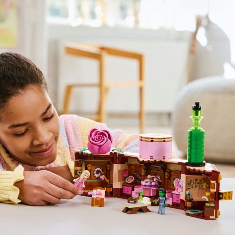 LEGO® Wicked Glinda ve Elphaba’nın Yurdu Koleksiyonluk Oyuncak Modeli 75683